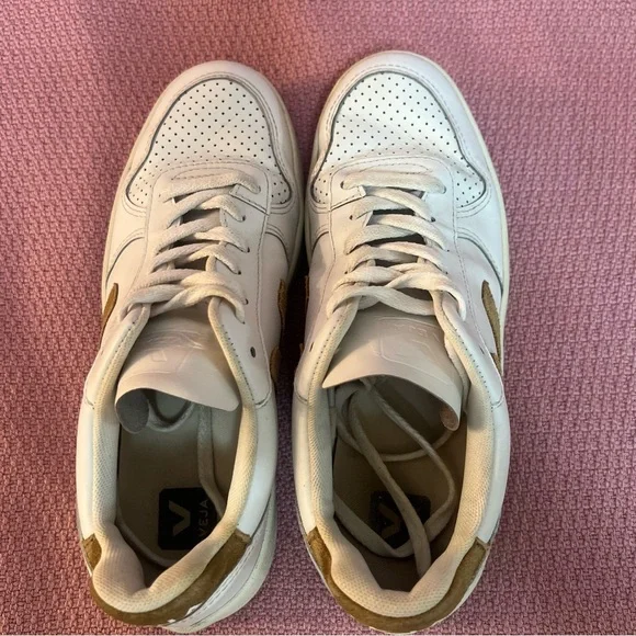 Veja V-10 Women’s Leather Shoes Sneakers White Camel Size 9 - Picture 7 of 10
